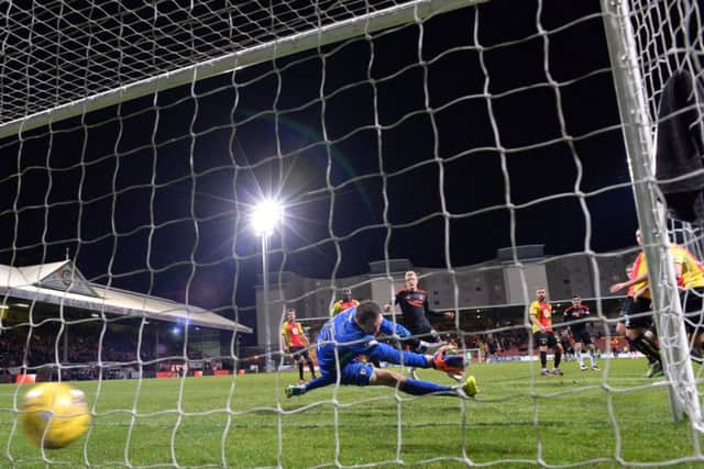 Aberdeen's Jayden Stockley scores to make it 2-1. Picture: rob Casey/SNS