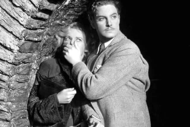 Madeleine Carroll and Robert Donat as Richard Hannay in The 39 Steps film.