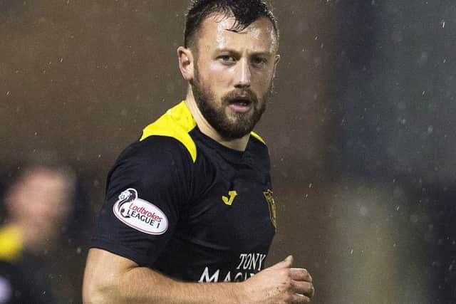 On loan from Livingston,
 Dale Carrick opened the scoring for Cowdenbeath