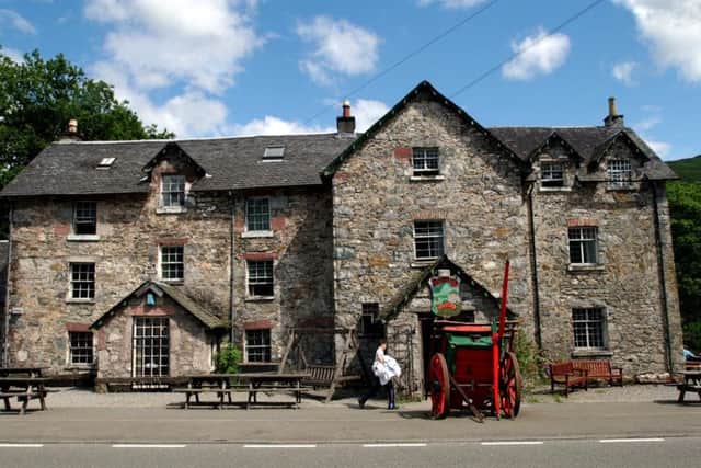 The Drovers Inn at Inverarnan at Loch Lomond (Photo: Robert Perry)