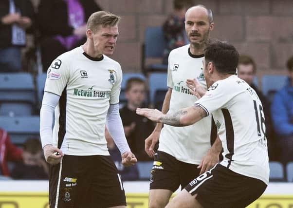 17/05/17 LADBROKES PREMIERSHIP
DUNDEE v INVERNESS CT
DENS PARK - DUNDEE
Inverness CT's Billy McKay (L) celebrates his goal with teammate David Raven (centre) and Greg Tansey.
