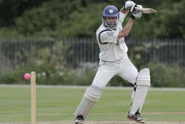 Steve Knox provides his experience for Heriots. Picture: Toby Williams.