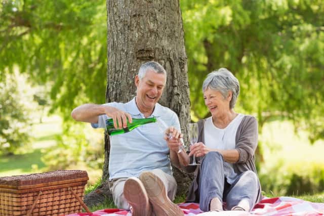 A considerable income gap exists between male and female retirees a new study has found.