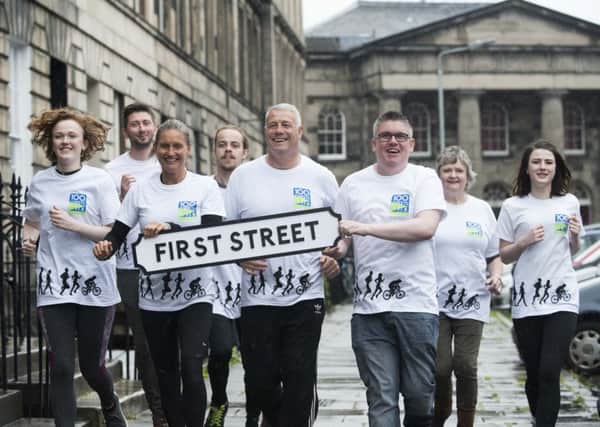 Scottish rugby hero Scott Hastings helps national mental health charity Support in Mind Scotland launch its 100 Streets Challenge.