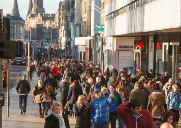 Picture Toby Williams 07920841392. Shopping on Princes Street, Edinburgh.