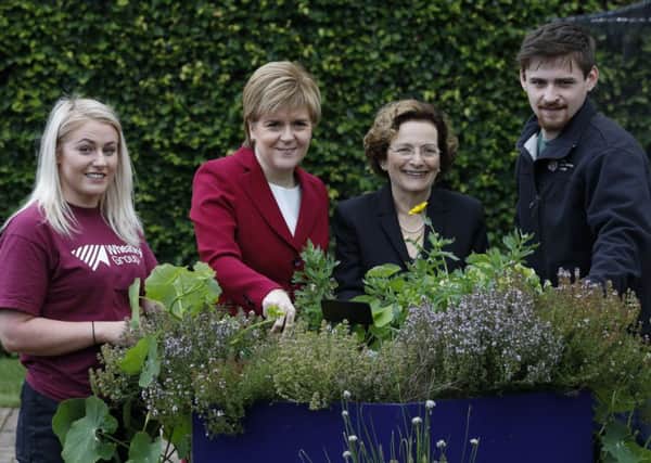 The First Minister and independent poverty advisor Naomi Eisenstadt met with Wheatley environmental apprentices at the Royal Botanic Garden Edinburgh.  They were launching the latest report from Noami about the life chances of young people in Scotland