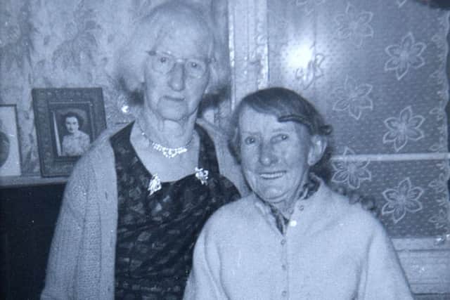 Margaret Reid (formerly Kidd) as a 96-year-old and Mr Alexanders' great aunt on the left with her sister Helen Wallace.