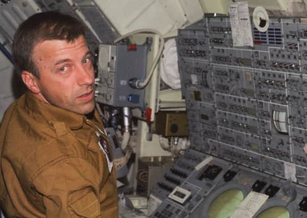 Astronaut Paul Weitz has died at the age of 85