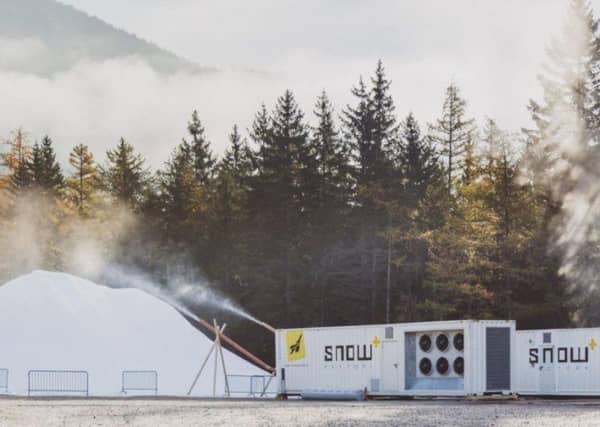 "Let it snow, let it snow, let it snow..." A Snowfactory in action