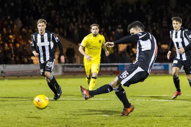 Ian McShane scores from the penalty spot to seal St Mirrens 3-1 victory over Livingston. Picture: SNS.