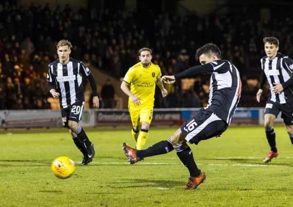 Ian McShane scores from the penalty spot to seal St Mirrens 3-1 victory over Livingston. Picture: SNS.