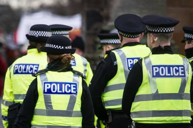 A bomb disposal team has been called to an "ongoing" incident in Dundee's Fairnbairn Street.