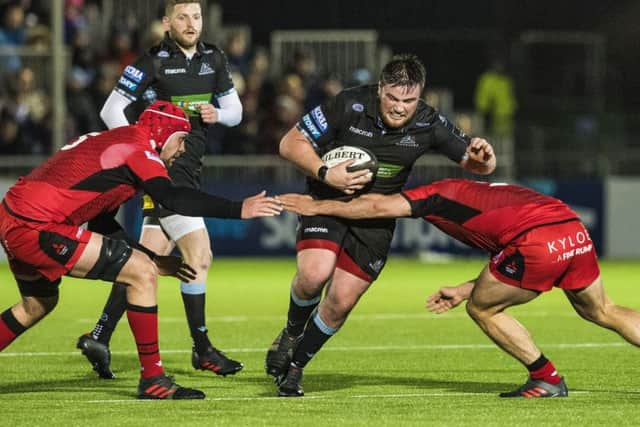 Zander Fagerson attempts to make a break for Glasgow Warriors during their 17-0 win over Edinburgh. Picture: SNS/SRU.