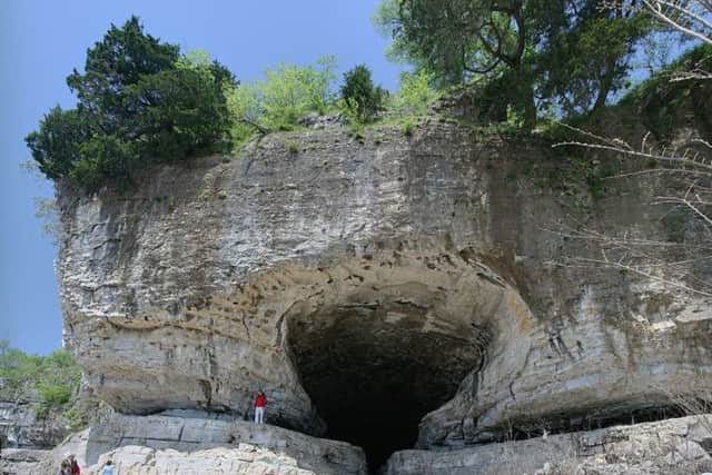The river pirate's stronghold Cave-in-Rock, Illinois. Picture: Wikimedia Commons