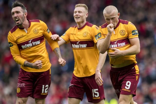 Ryan Bowman (left) and Curtis Main, right, were thorns in Aberdeen's side from the off. Picture: SNS Group