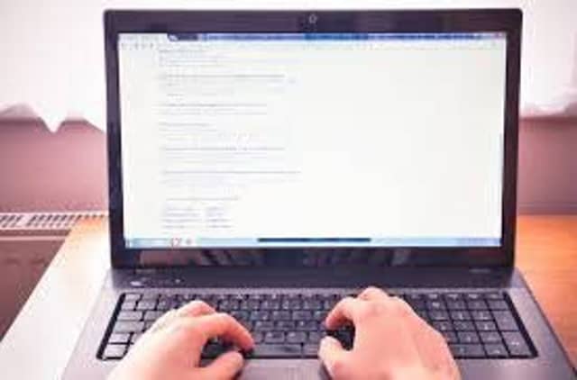 A problem with an IT contract is holding up the rollout of Scotland's new welfare benefits system