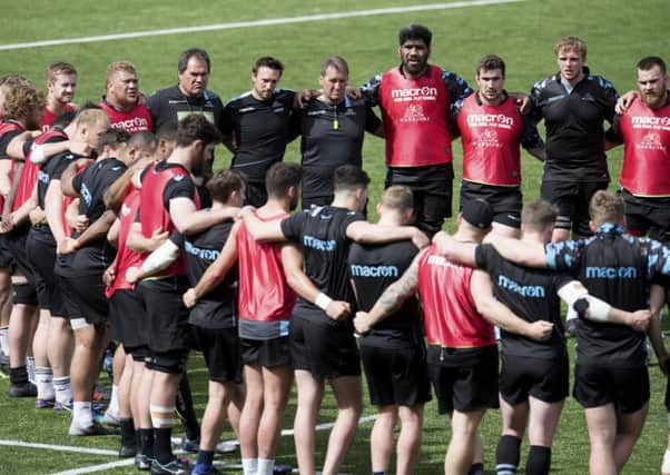 Glasgow Warriors coach Dave Rennie gathers his players together for a team talk. Picture: Craig Foy/SNS/SRU