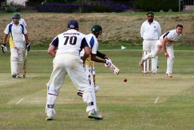 Stevie Warrender helps improve Largo's score.