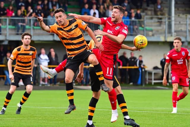 Alloa's Kevin Crawley and Iain Vigurs in action. Pic: SNS/Alan Harvey