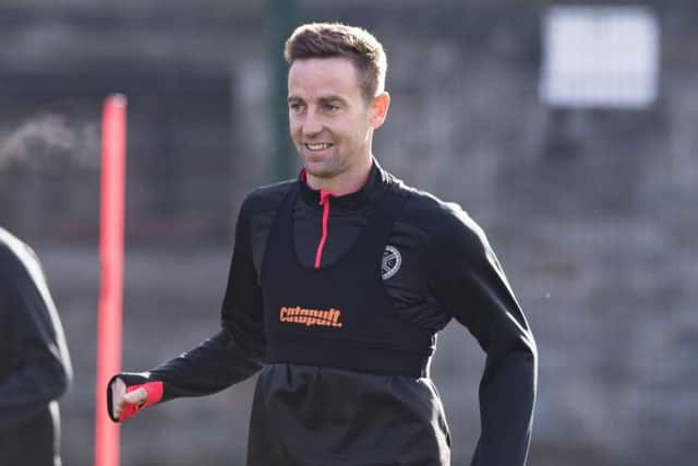 Hearts' Steven MacLean trains ahead of the Edinburgh derby. Picture: Paul Devlin/SNS