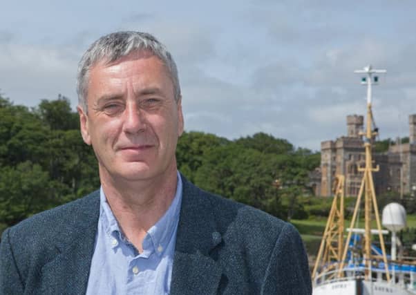 Donald S Murray