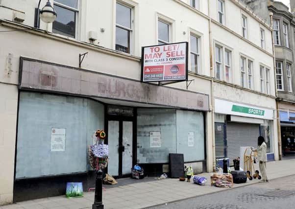 One in eight high street shop premises lay vacant last month, the latest retail figures show.