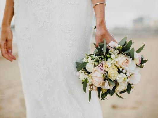 Boasting two beautiful wedding venues, at Harvest Moon you can opt to tie the knot on the beach, or in the enchanting treehouse site which offers views of Bass Rock, providing a memorable backdrop for the celebration.