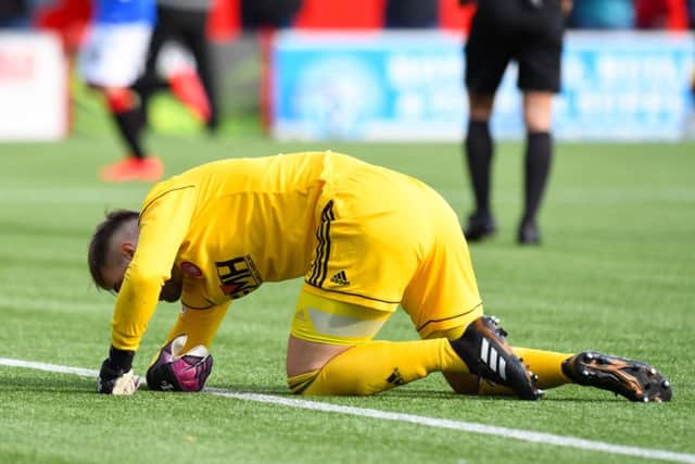 A little slow to move his feet at Jack's opener. Did make a terrific sliding tackle on Candeias, though. (4/10)