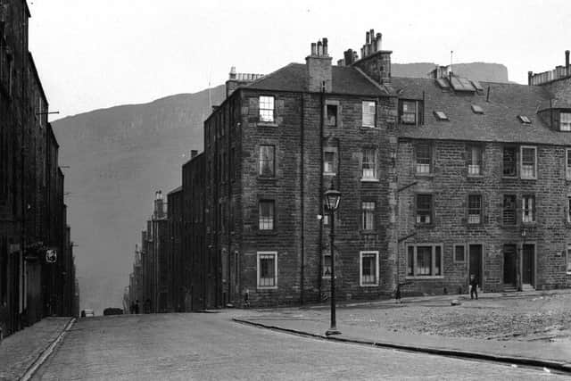 One of the first streets to be demolished was Arthur Street off the Pleasance.