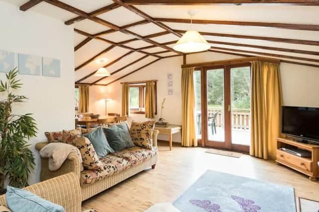 Stylish, spacious and occupying an idyllic setting overlooking the River Tilt, this lodge can sleep up to six people and offers an on-site private pool, jacuzzi, sauna, steam room and gym. Book: https://bit.ly/2EW43cq