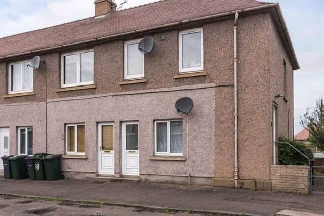 McEwan Fraser Legal is selling this one bedroom main door flat, making for an ideal first-time-buyer or buy-to-let opportunity while being well located within the popular Clermiston area of Edinburgh.