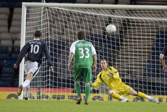 Jim McIntyre panenkas his late penalty to see Dunfermline through to the final at Hibs' expense in 2007.