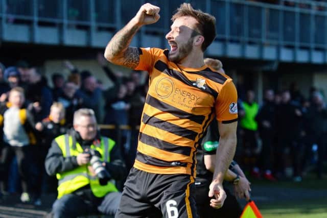 Alloa's Steven Hetherington celebrates his goal. Pic: SNS/Sammy Turner