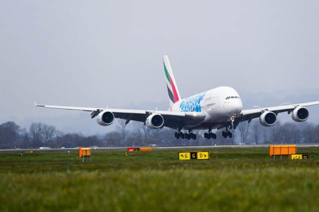 16/04/19
GLASGOW AIRPORT
The Emirates Airbus A380 arrives at Glasgow Airport for the first time.