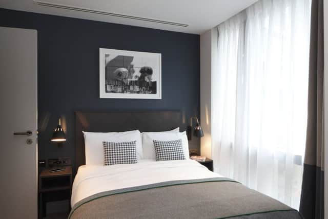 Rooms at Residence Inn London Kensington
, have high-end kitchen facilities and there is access to a grocery delivery service, plus numerous restaurants nearby