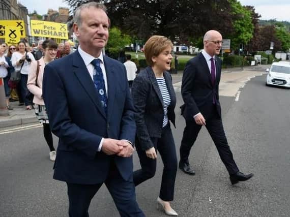 SNP MP Pete Wishart campaigning in his constituency
