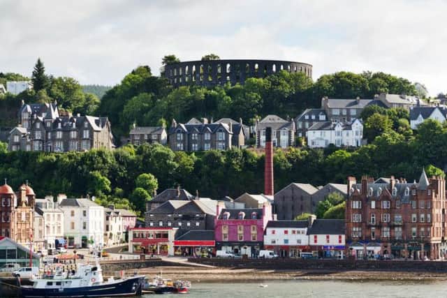 Oban has loads of offer prospective travellers - castles, gardens, beaches, and some rather unusual attractions. Oban also has an aquarium which doubles as a seal rescue centre. Oban also has a local distillery and Dunollie castle