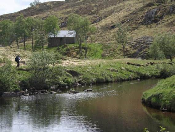 If you're coming from Loch Ossain, the hike to this bothy is long (around 19.8km) but well worth it for the gorgeous waterside location.