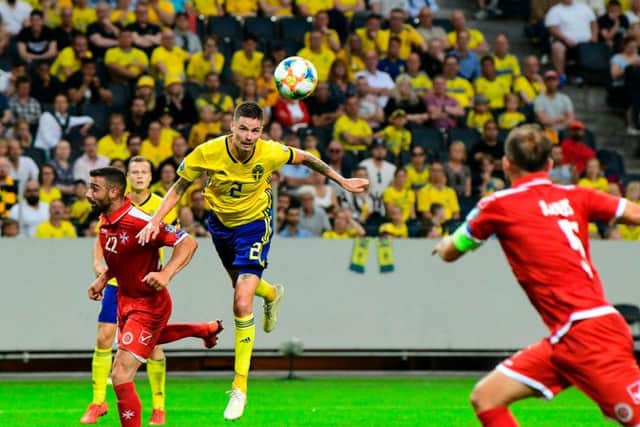 Sweden international Mikael Lustig will make a decision next week over his Celtic future. The right-back has been offered a new deal at Parkhead but also has offers in his homeland