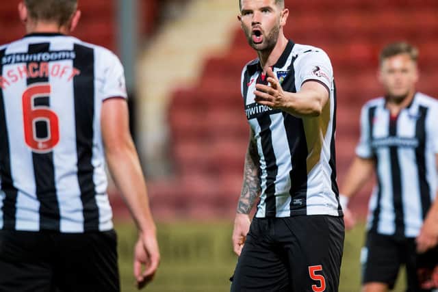 Mark Durnan has signed for Falkirk. The former Queen of the South, Dundee United and Dunfermline Athletic centre-back has penned a two-year deal.