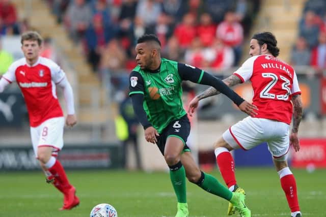 The agent of Hibs target Funso Ojo hopes the ongoing wrangle with Scunthorpe United can be sorted so the player "can move onto a club where he can continue to play his passion". (Evening News)