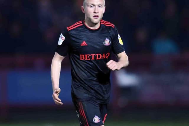 Aberdeen face a race against time if they are to strike a deal for Sunderland midfielder Dylan McGeouch and register him for their Europa League squad (Evening Express)