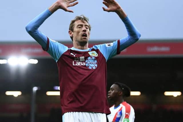 Peter Crouch is on his way to Rangers - to interview manager Steven Gerrard for his new chat show. (Daily Record)