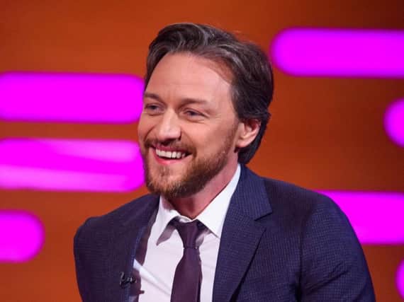Scottish actor James McAvoy has hit back in response to the theatre review