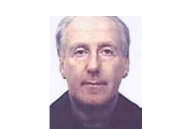Convicted in his absence in 2003 and jailed for 20 years for conspiring to import a commercial amount of heroin. Barton has links to Fuengirola. He speaks with a Midlands accent.