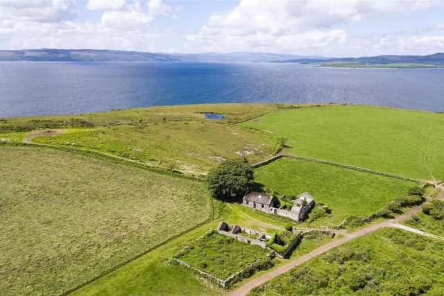Inchmarnock was originally home to St Marnoc, who settled on the island and built a chapel, which has been reduced to ruins.