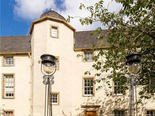 The flat is located within Dalry House, a historic mansion house which dates back to 1600.