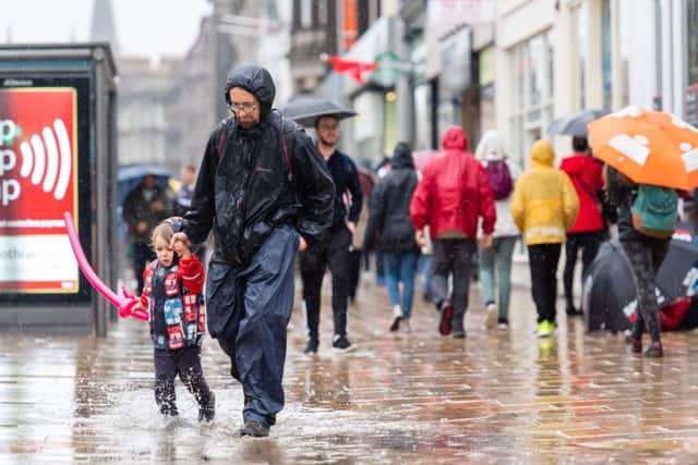 High street shops may be feeling the pinch but household spending is inspiring confidence in economic growth