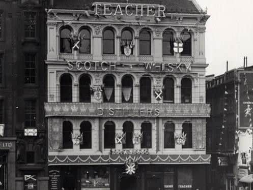 The architects design would see the iconic gilded Teacher sign restored to its former glory. Picture: Contributed