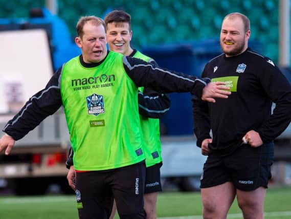 Petrus du Plessis takes part in a Glasgow Warriors training session